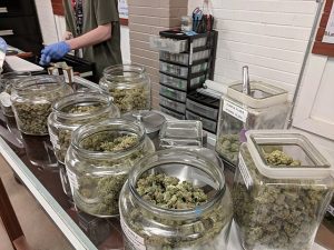 Read more about the article Windy City Cannabis Opens On “Weed Street”