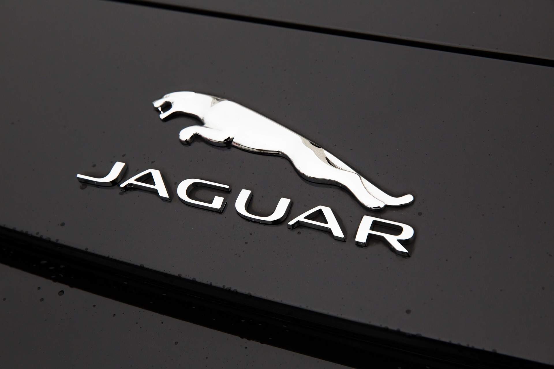 You are currently viewing Jaguar F-Pace 2022 Offers Eye-Catching Upgrades to Technology